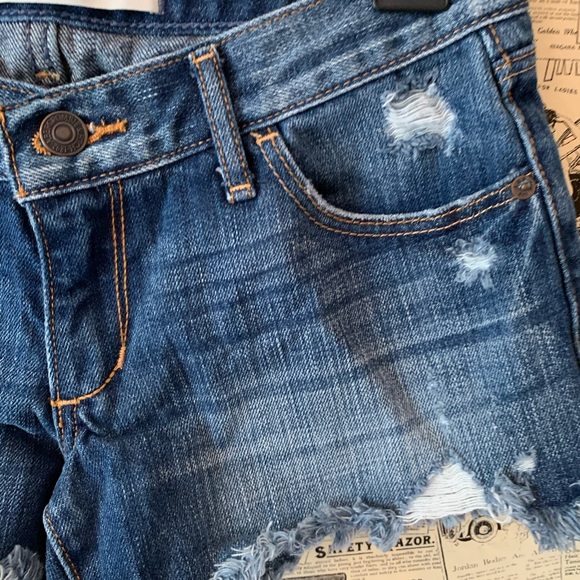 Abercrombie & Fitch Destroyed Denim shorts 0 25 - Picture 3 of 9